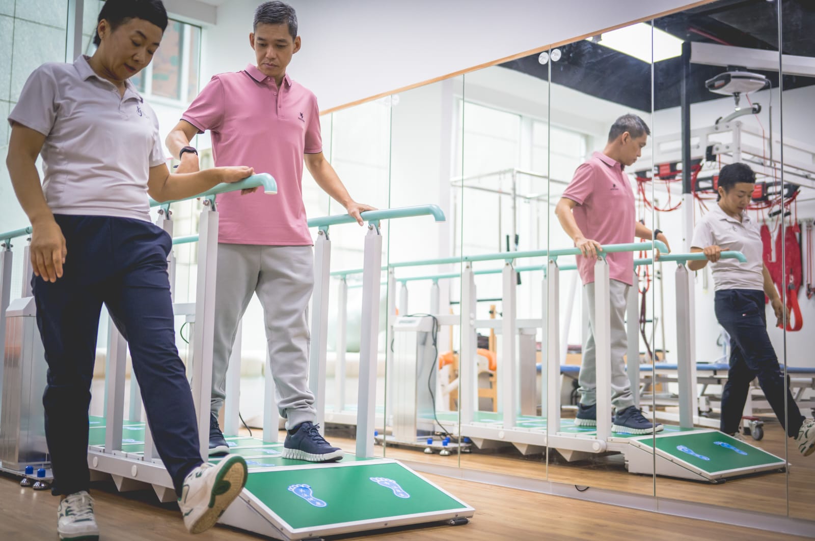 physiotherapists assisting with sports physiotherapy